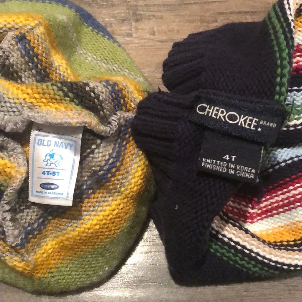 Bundle of 2 boys hats